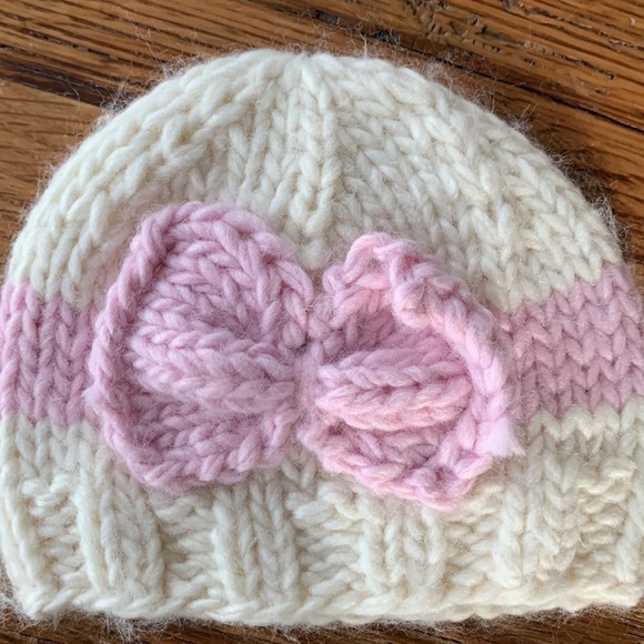 THE Blueberry Hill Sabrina Bow Knit Hat - Picture 2 of 4